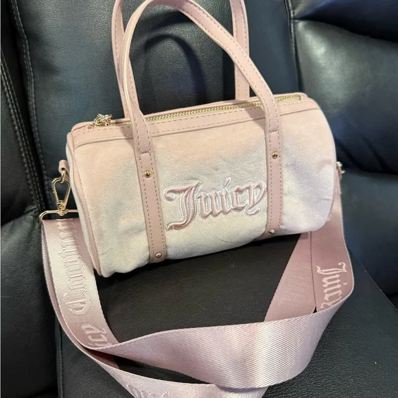 Juicy Couture “Queen of Everything” mini barrel purse - Picture 7 of 7